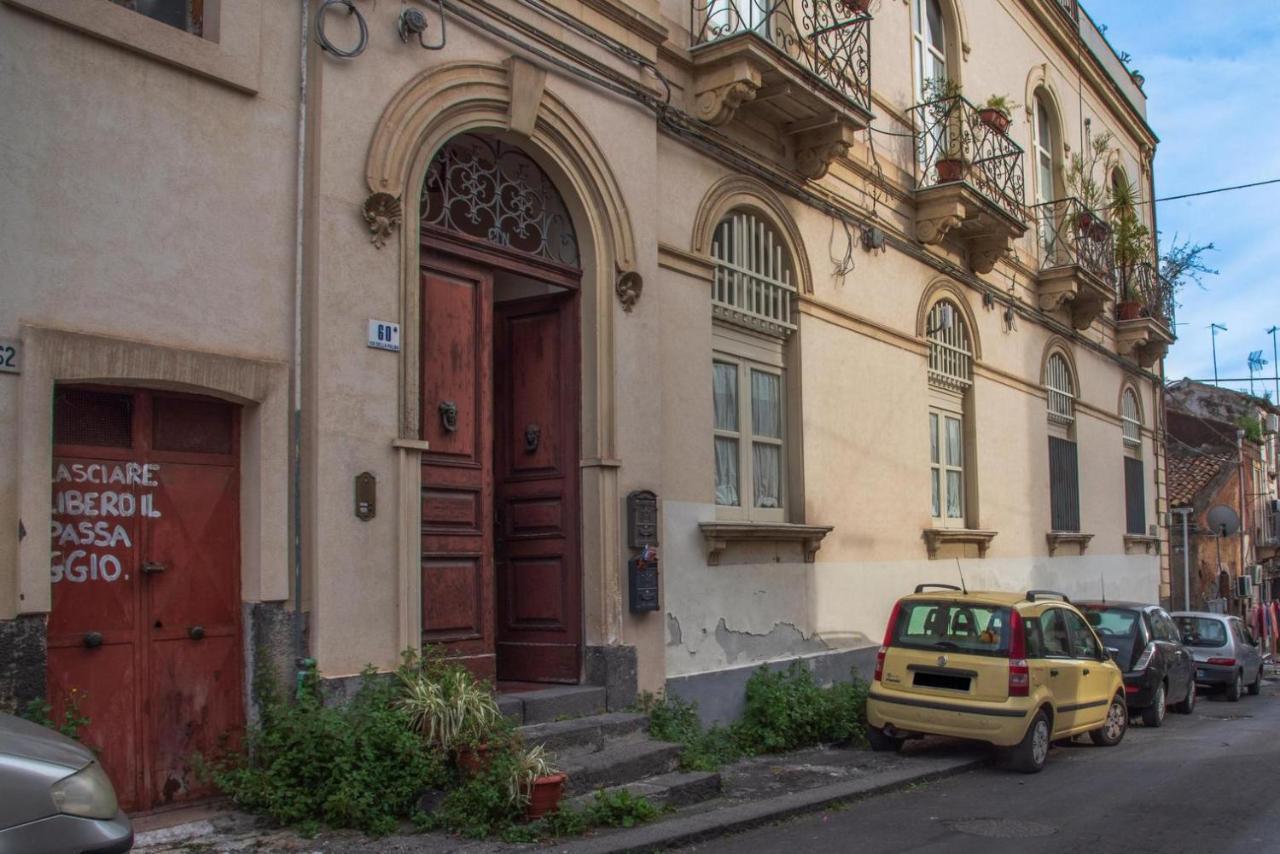 Cozy's house nel cuore della città Catane Extérieur photo